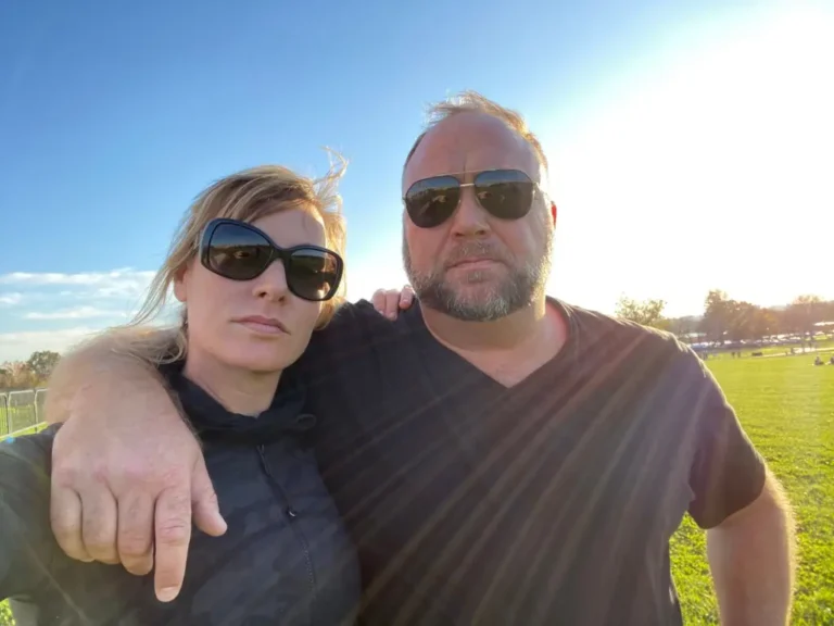 alex jones wife